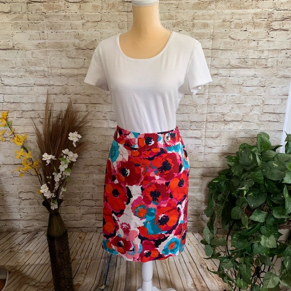 Rafaella Dresses & Skirts - Rafaella skirt Gorgeous colors Size 12